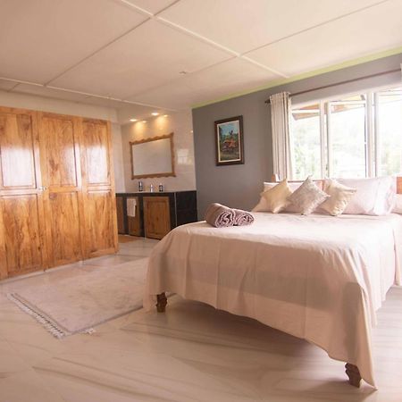 Azamat Self-Catering Apartment Pointe La Rue Esterno foto