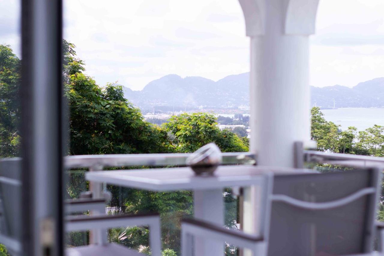 Azamat Self-Catering Apartment Pointe La Rue Esterno foto